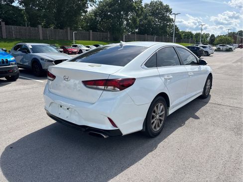 Used 2018 Hyundai Sonata SE w/ Winter Weather Package FWD image 4
