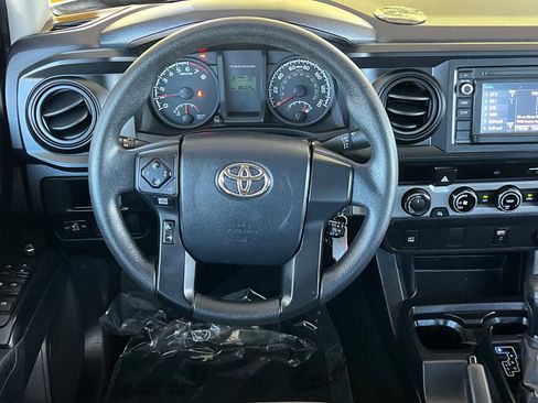 Certified 2017 Toyota Tacoma SR image 18