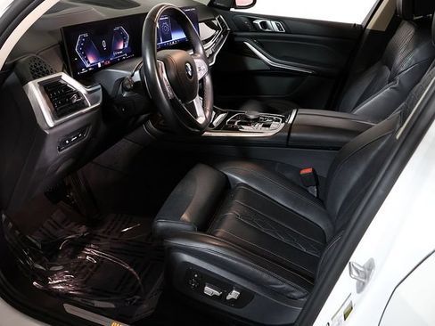 Used 2025 BMW X7 xDrive40i AWD/4WD image 12