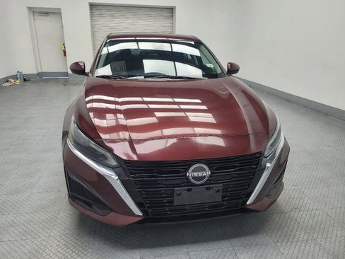 Used 2023 Nissan Altima 2.5 SV image 14