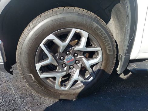 Used 2024 Chevrolet Silverado 2500 LT image 30