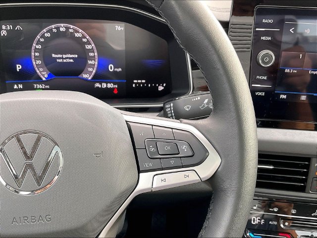 Certified 2025 Volkswagen Jetta SE w/ Sunroof Package FWD image 14