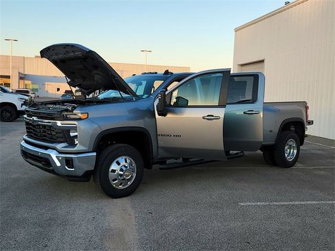 New 2026 Chevrolet Silverado 3500 LT w/ Safety Package image 7