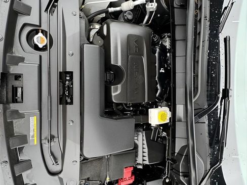 Used 2024 Nissan Pathfinder SL image 31