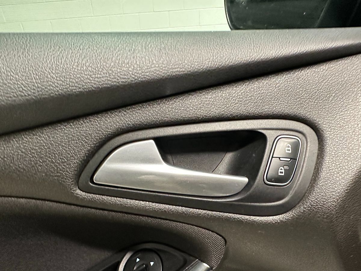 Used 2016 Ford Focus ST FWD image 23