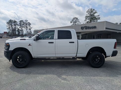 New 2025 RAM 2500 Tradesman AWD/4WD image 3