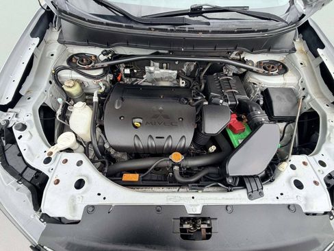 Used 2010 Mitsubishi Outlander ES AWD/4WD image 11