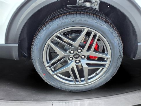 New 2026 Ford Explorer ST-Line image 17