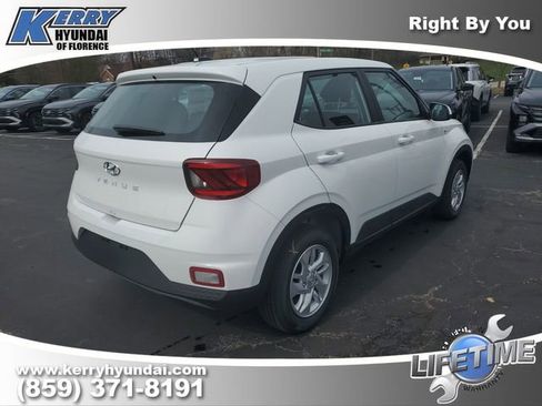 New 2026 Hyundai Venue SE image 4