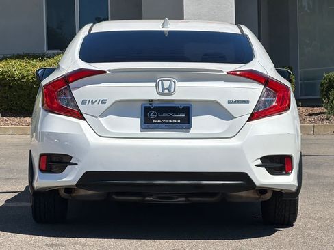 Used 2017 Honda Civic Touring image 8