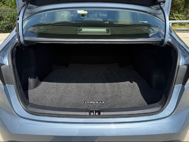 Used 2026 Toyota Corolla LE FWD image 29