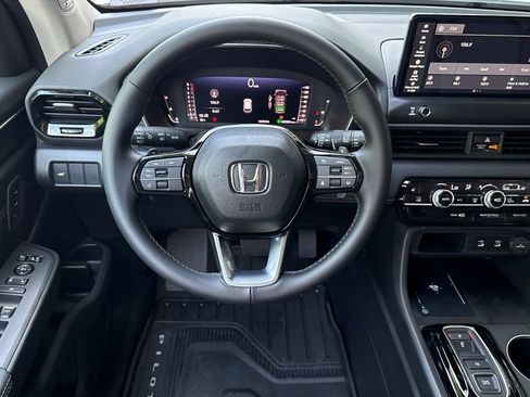 Used 2026 Honda Pilot image 11