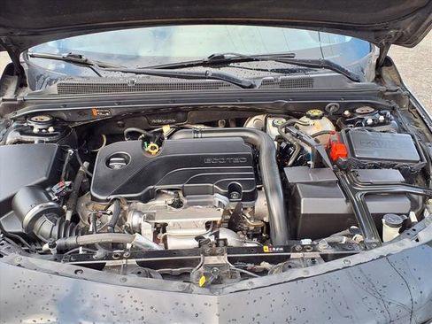 Used 2019 Chevrolet Malibu LT image 3