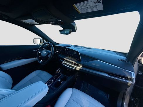 Used 2024 Cadillac XT4 Sport image 30