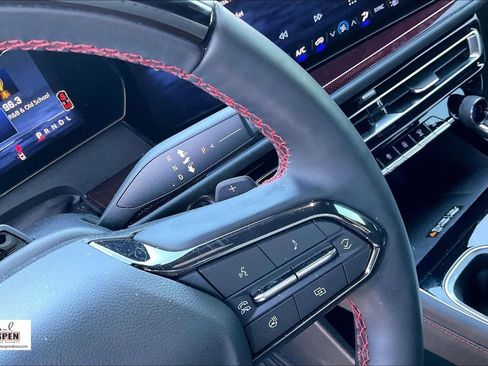 Used 2024 Chevrolet Traverse RS image 14