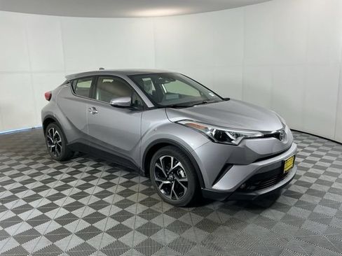 Used 2019 Toyota C-HR Limited FWD image 3