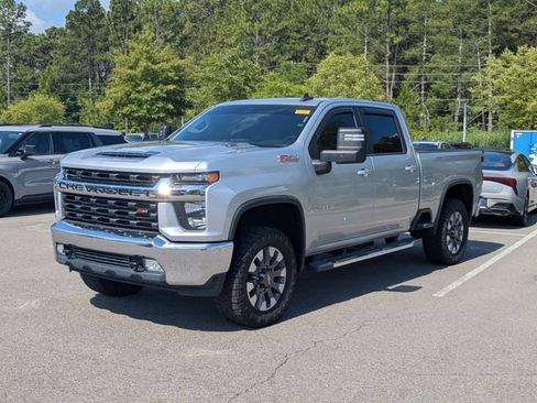 Used 2021 Chevrolet Silverado 2500 LT w/ Convenience Package AWD/4WD image 5