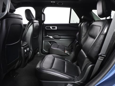 Used 2020 Ford Explorer XLT w/ Equipment Group 202A AWD/4WD image 21