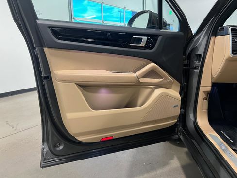 Used 2019 Porsche Cayenne image 28
