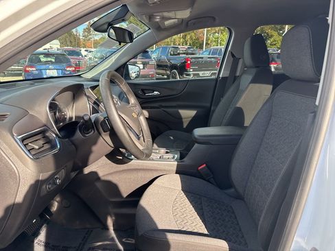 Used 2024 Chevrolet Equinox LT AWD/4WD image 9