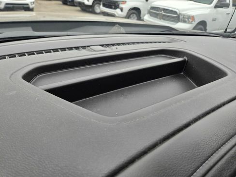 Used 2019 Chevrolet Silverado 1500 LT w/ All-Star Edition image 8