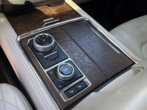Used 2018 Ford Expedition Platinum AWD/4WD image 23