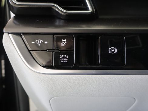 Used 2023 Kia Sportage EX AWD/4WD image 16