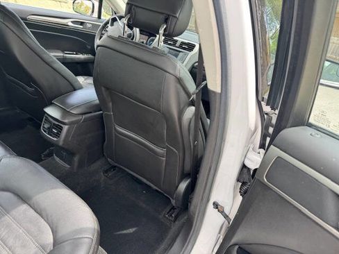 Used 2014 Ford Fusion SE w/ Equipment Group 202A image 17