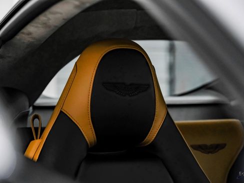 Used 2020 Aston Martin V8 Vantage Coupe image 41