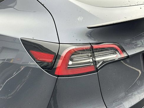 Used 2024 Tesla Model Y Long Range image 9