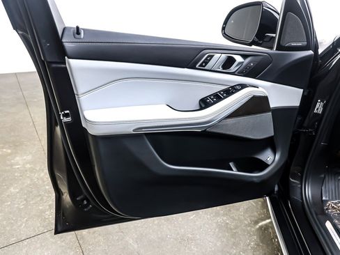 Used 2023 BMW X5 xDrive45e w/ Climate Comfort Package image 22