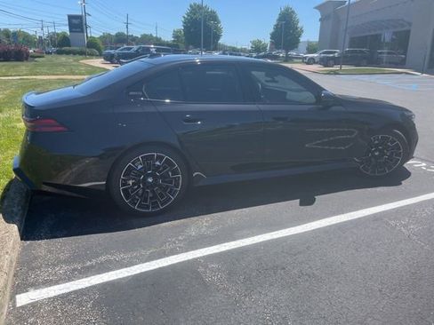 Used 2025 BMW M5 w/ Executive Package AWD/4WD image 3