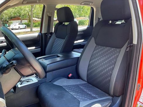 Used 2018 Toyota Tundra SR5 w/ SR5 Upgrade Package AWD/4WD image 18