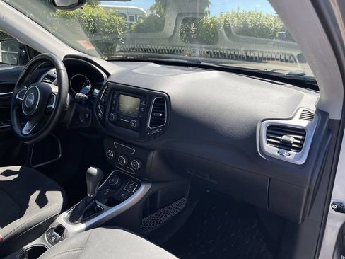 Used 2018 Jeep Compass Sport AWD/4WD image 27