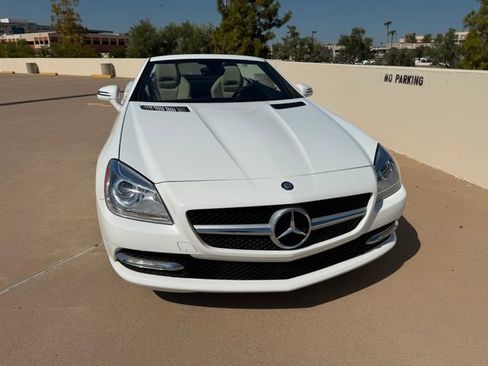 Used 2014 Mercedes-Benz SLK 250 w/ Premium Package image 20