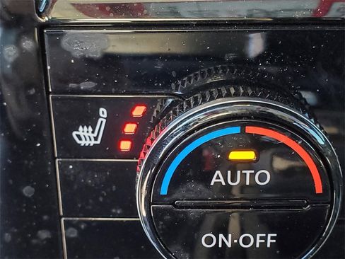 Certified 2025 Nissan Rogue SL image 27