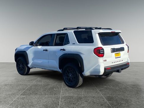 Used 2025 Toyota 4Runner SR5 AWD/4WD image 3