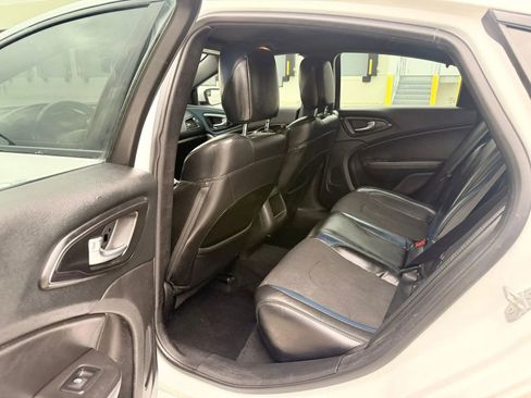 Used 2015 Chrysler 200 S FWD image 10