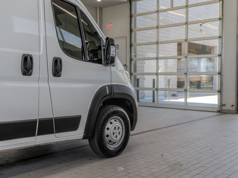 Used 2025 RAM ProMaster 2500 w/ Convenience Group FWD image 29