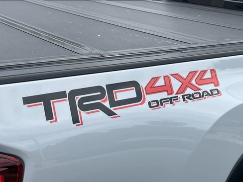 Used 2019 Toyota Tacoma TRD Off-Road AWD/4WD image 26