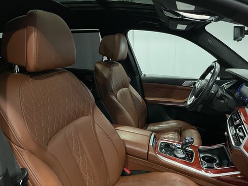 Used 2021 BMW ALPINA XB7 image 15