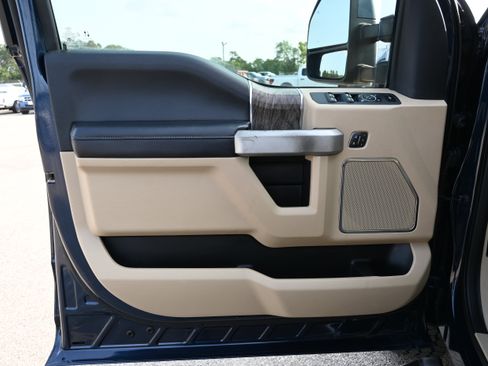 Used 2019 Ford F250 Lariat w/ Lariat Value Package AWD/4WD image 14
