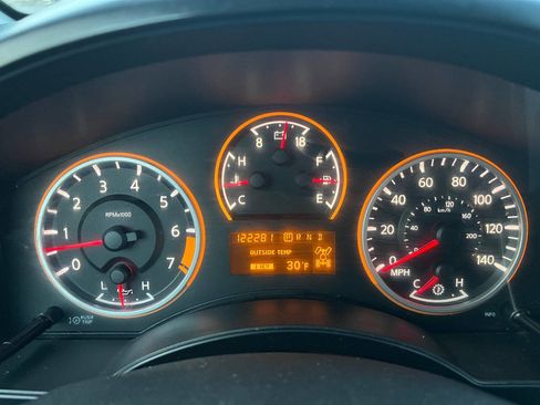 Used 2014 Nissan Titan SV w/ SV Value Truck Package image 35