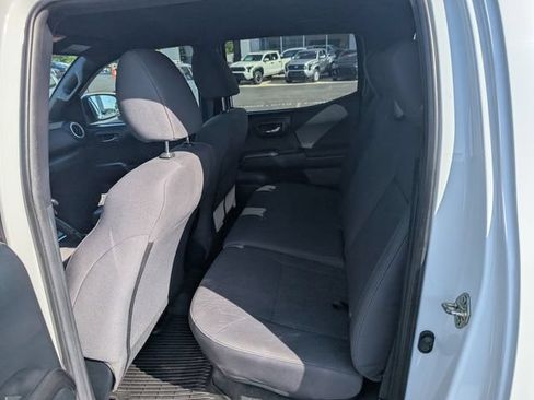 Used 2016 Toyota Tacoma TRD Sport w/ Towing Package AWD/4WD image 10