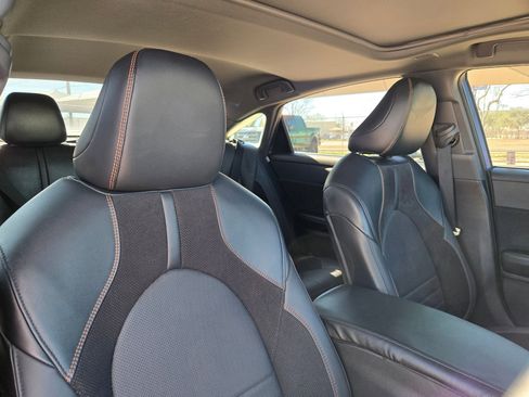 Used 2022 Toyota Avalon Touring image 32