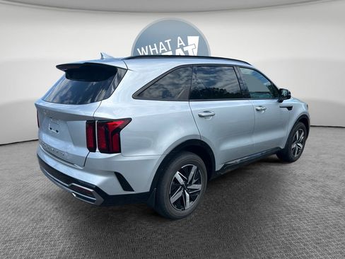 Used 2022 Kia Sorento S FWD image 3