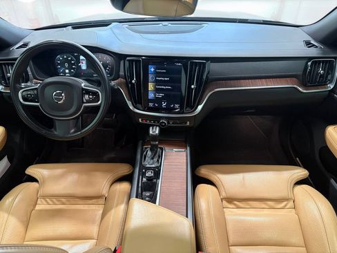 Used 2022 Volvo V60 T5 Cross Country w/ Lounge Package AWD/4WD image 18