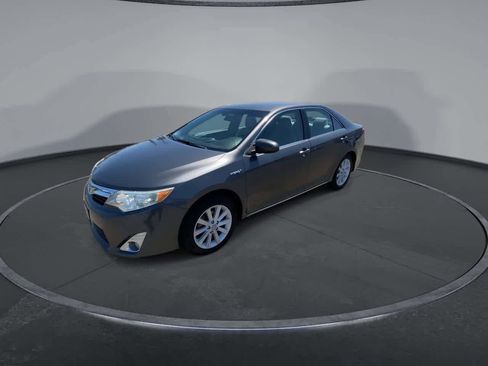 Used 2013 Toyota Camry XLE FWD image 4