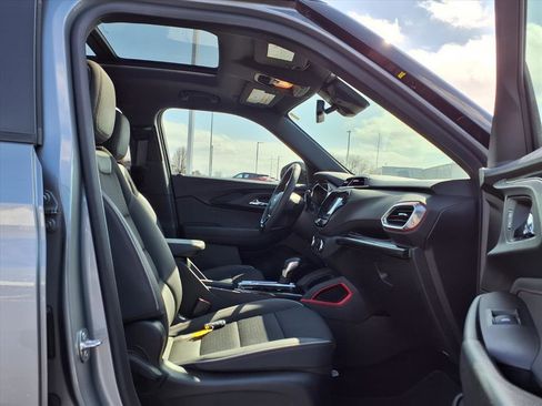 Used 2023 Chevrolet TrailBlazer RS w/ Sun and Liftgate Package image 27