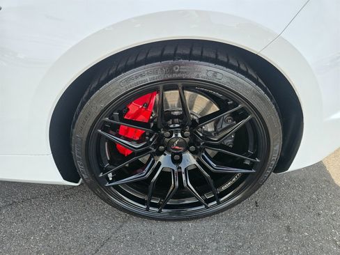 Used 2026 Chevrolet Corvette Z06 w/ Stealth Interior Trim Package RWD image 39